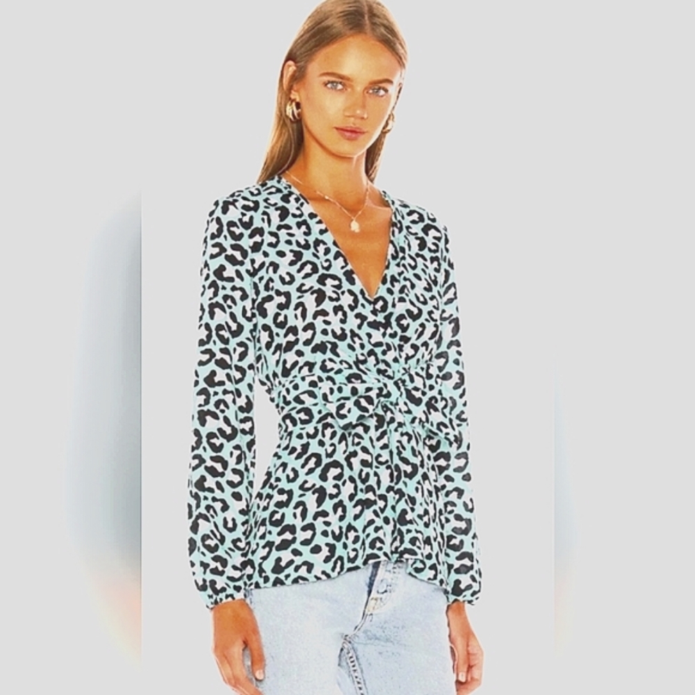 Relove Resa Leopard top with belt